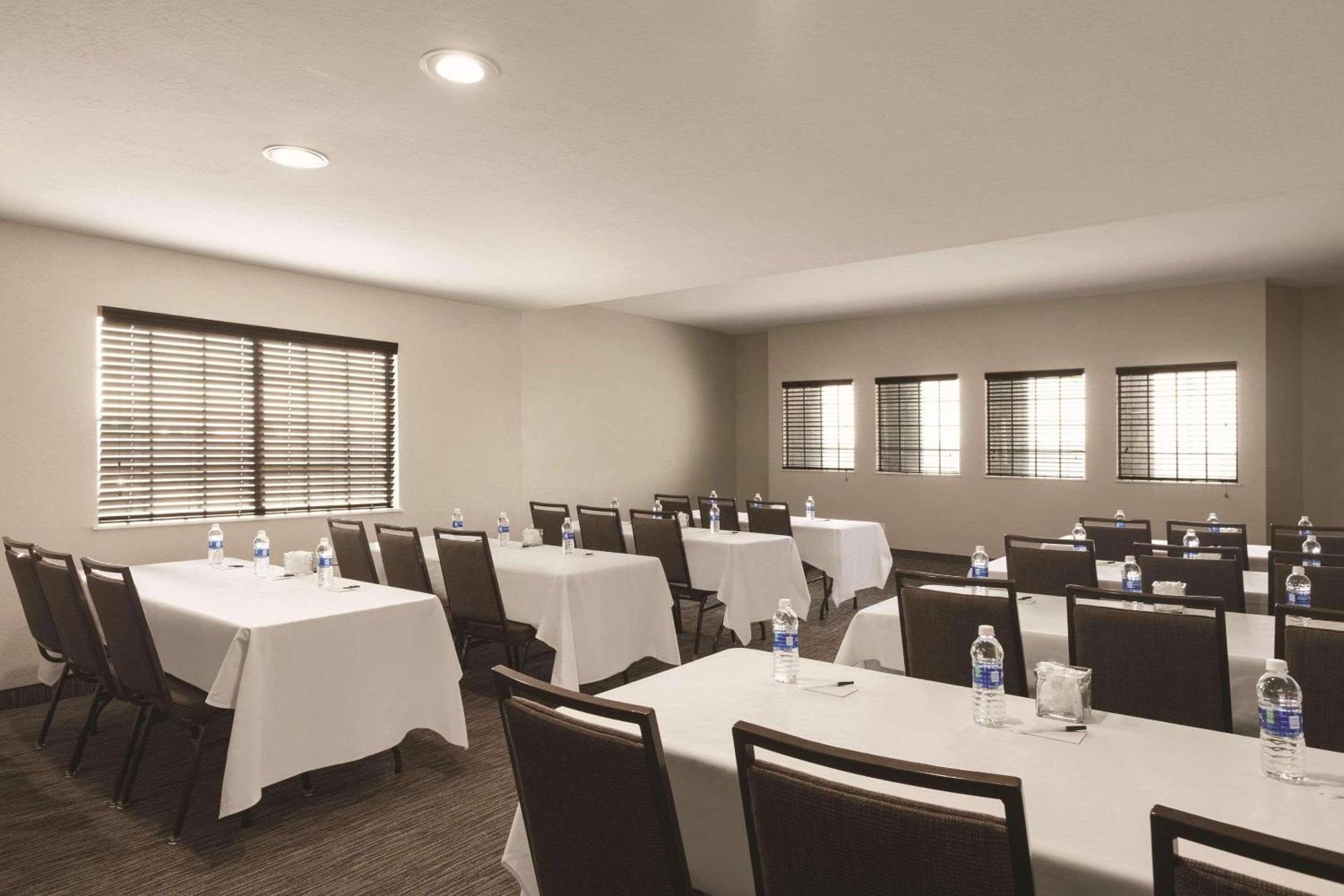 Country Inn & Suites By Radisson, Bakersfield, Ca Extérieur photo
